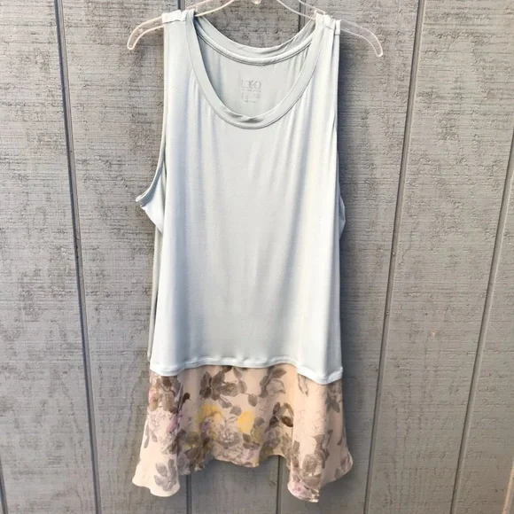 LOGO Tank Top Sheer Floral Hem NEW - Picture 3 of 6